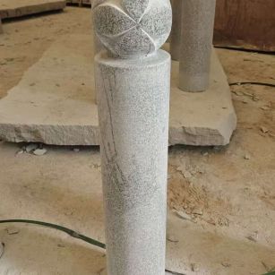 眉山 芝麻白花岗岩石材挡车石柱、停车柱、圆柱挡车柱、方柱挡车柱等