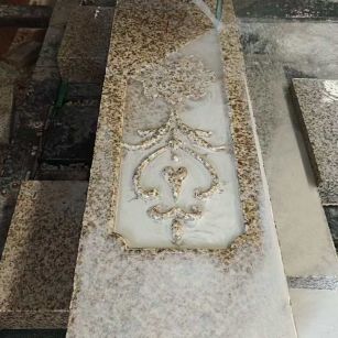 眉山 黄金麻花岗岩异形加工雕刻栏杆大柱