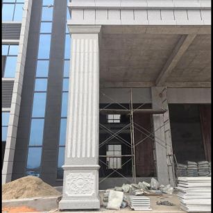 眉山 芝麻白光面花岗岩门楼大柱（罗马柱）配雕花底座