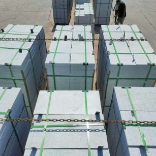 眉山 芝麻白花岗岩5公分地铺石 花岗岩厂家工厂装车日常