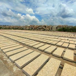眉山 黄金麻荔枝面花岗岩石材地铺石防护中