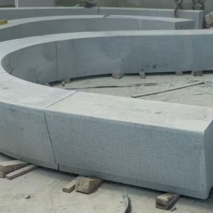 眉山 芝麻白花岗岩光面弧形坐凳