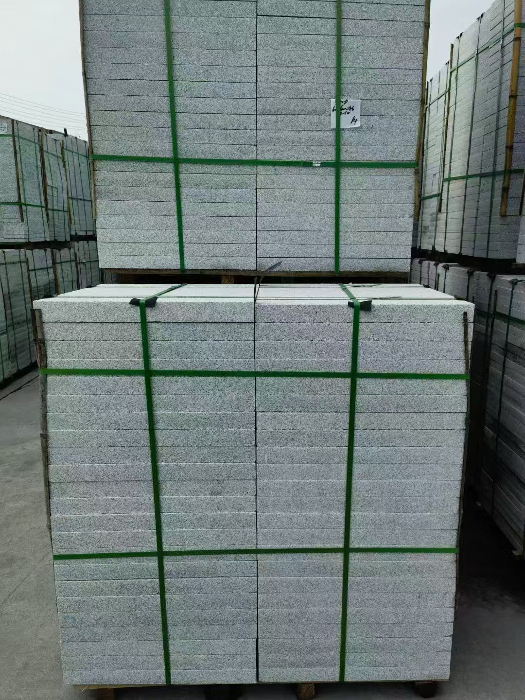 眉山 芝麻白火烧，园林广场市政工程地铺石，1.8~5.0厚均有现货