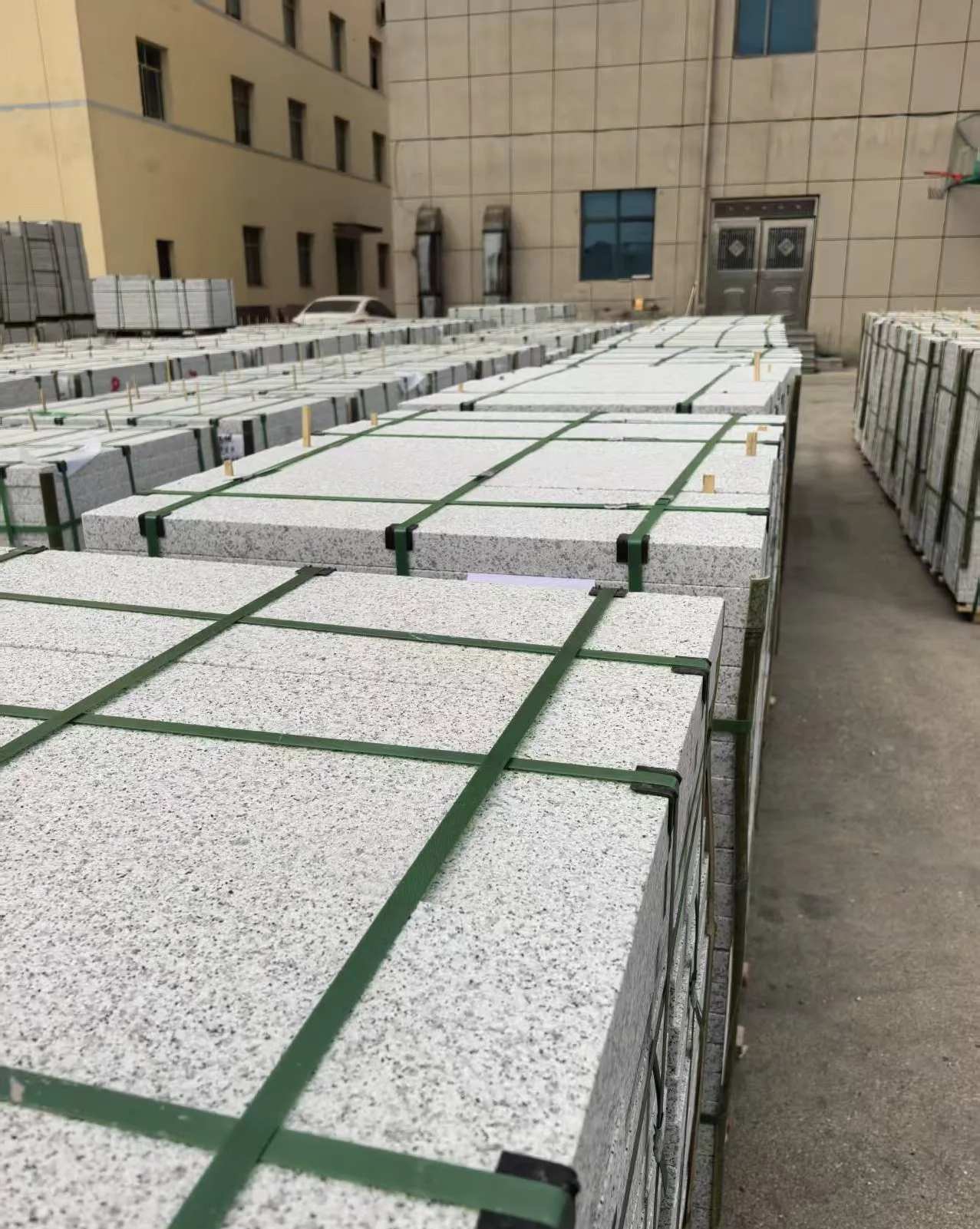 眉山 白麻花岗岩5.0公分荔枝面地铺石