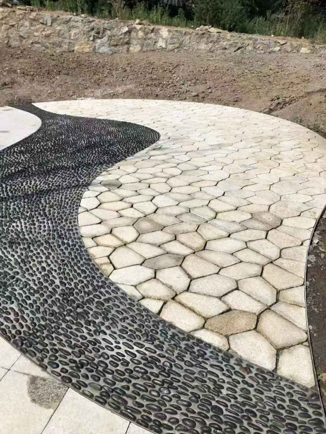 眉山 黄金麻冰裂纹地铺石工地铺装案例