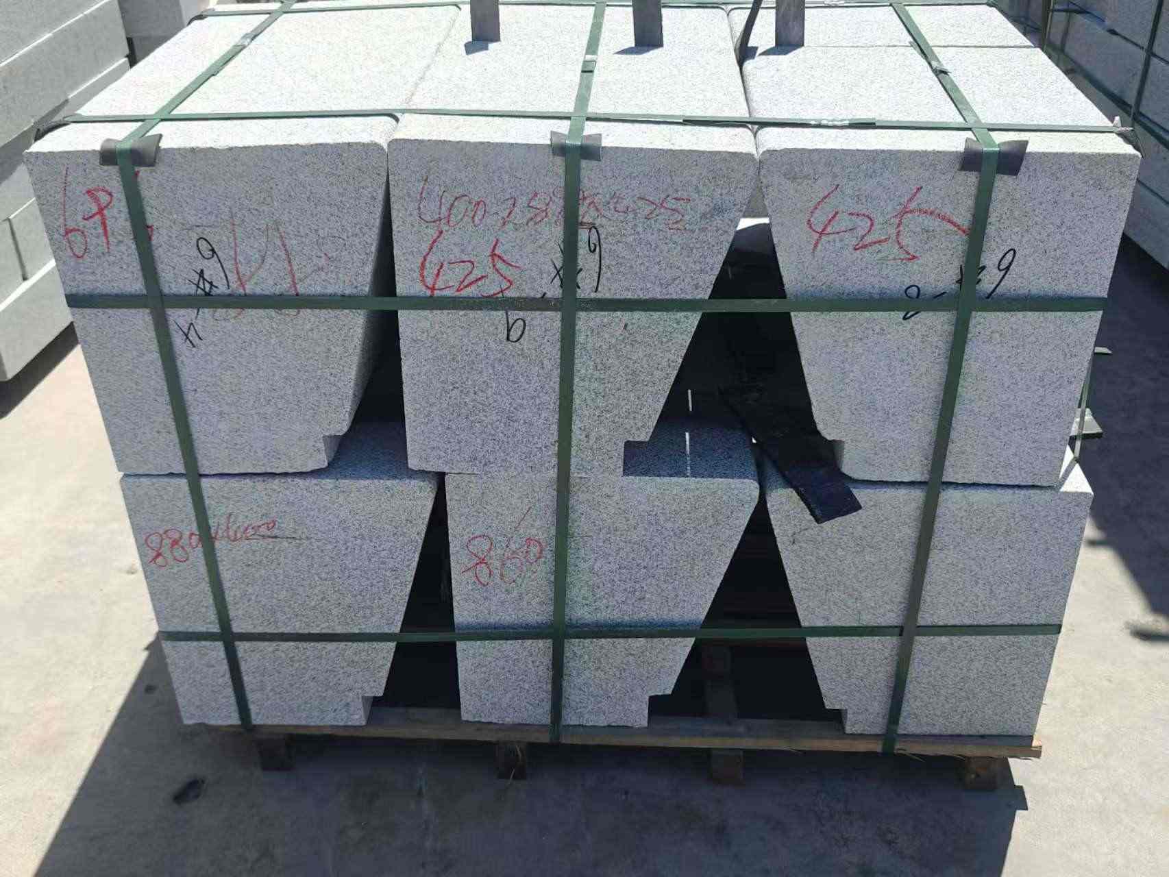 眉山 芝麻白异形坐凳，石凳