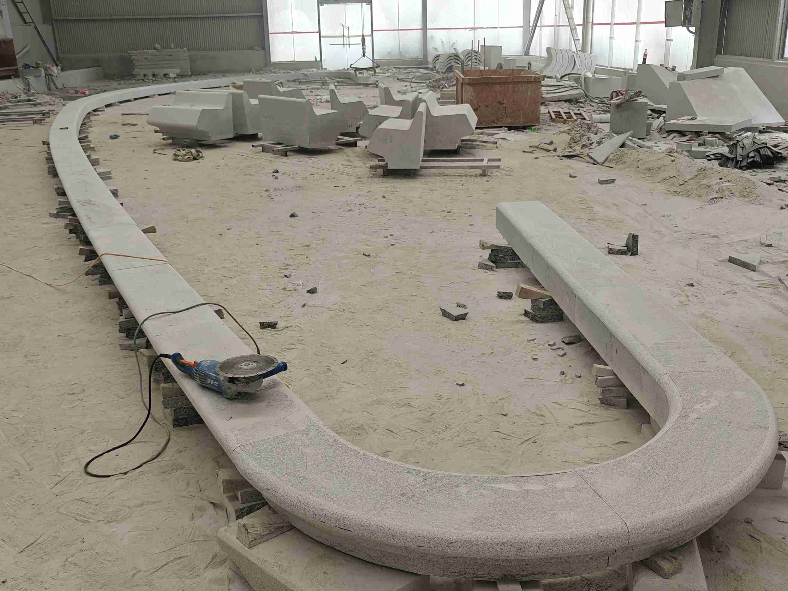 眉山 芝麻白花岗岩弧形花坛石，坐凳石