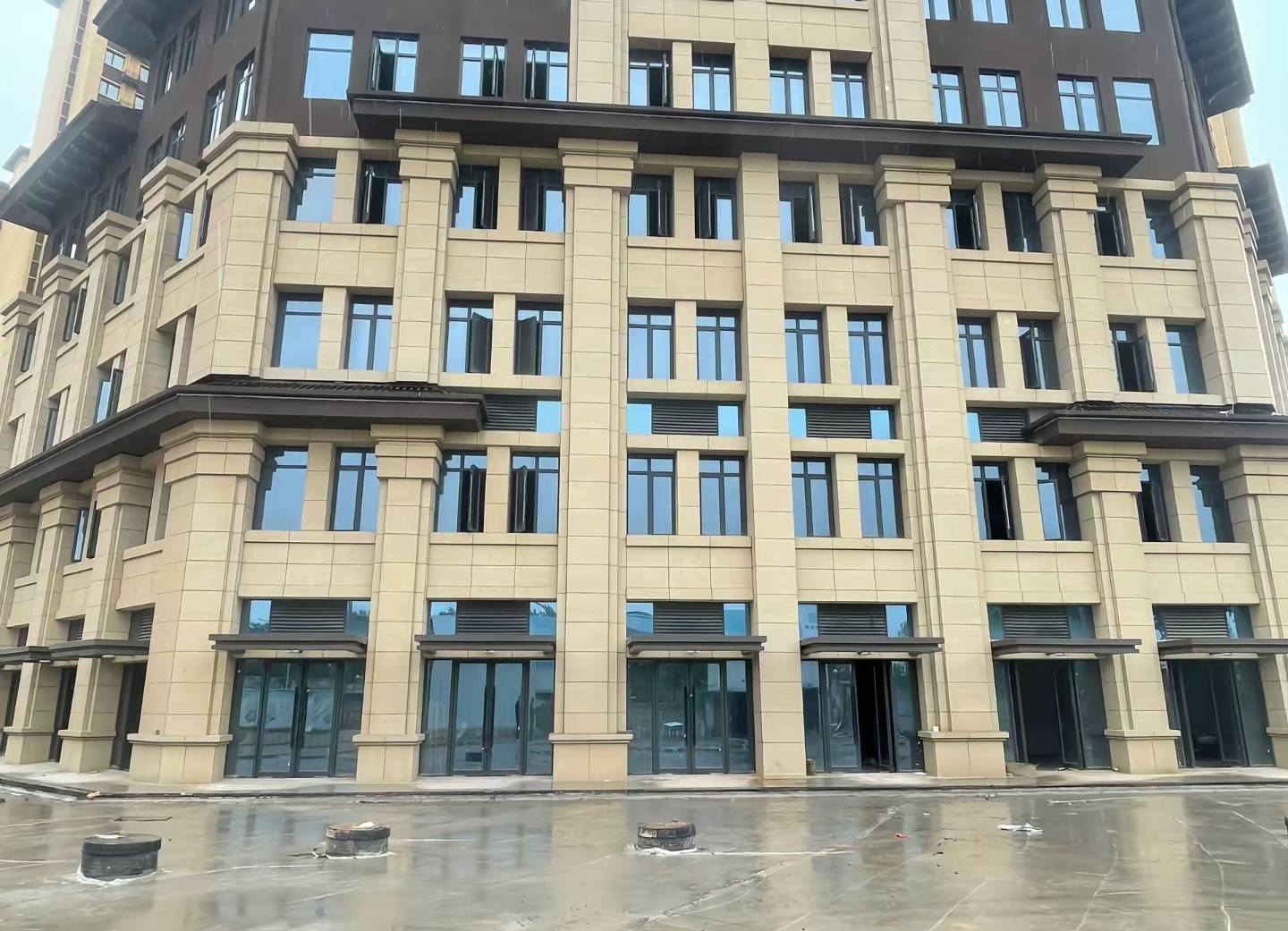 眉山 黄金麻花岗岩荔枝面小区外墙干挂