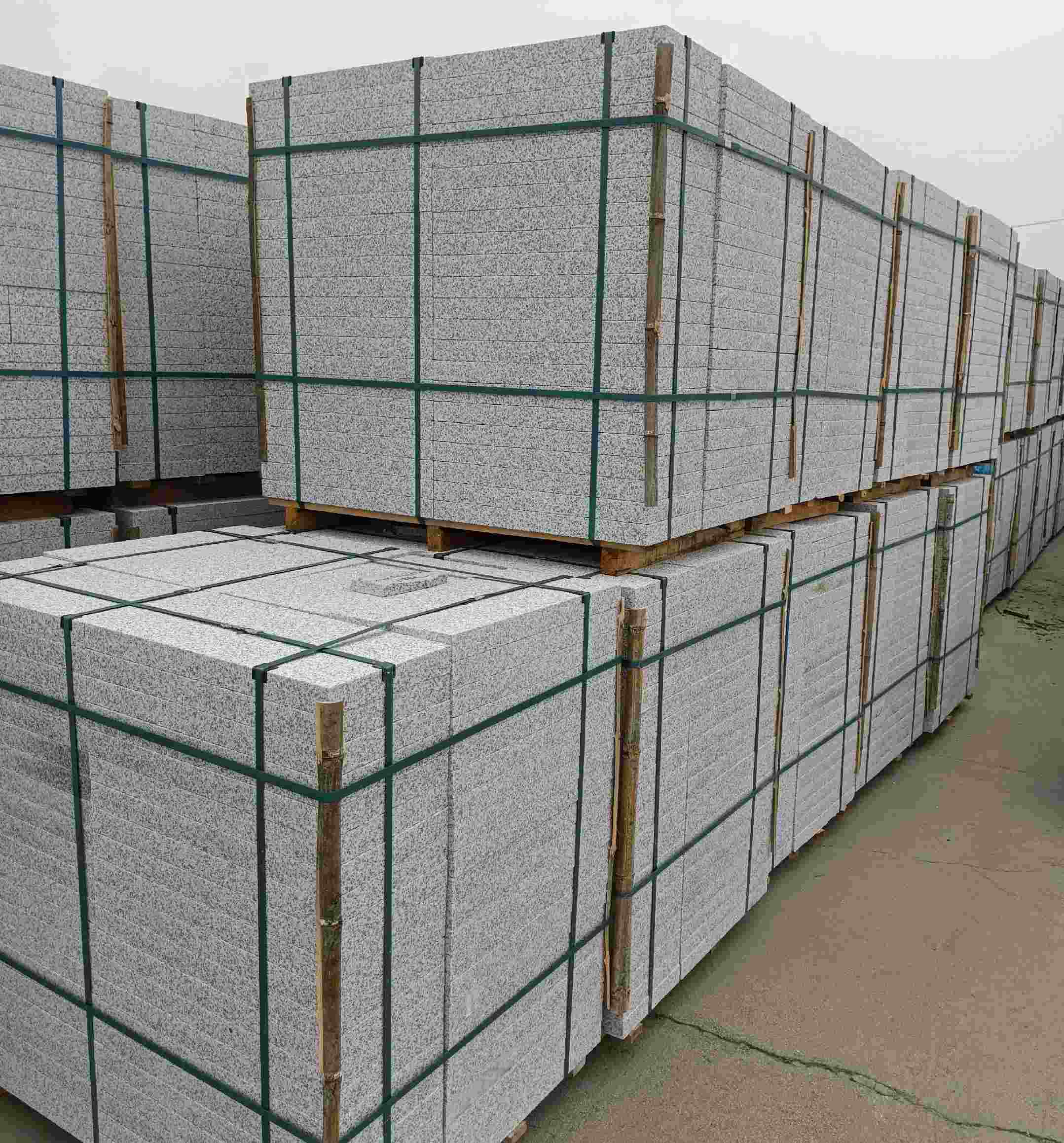 眉山 白麻花岗岩石材荔枝面地铺石（300*600*50）