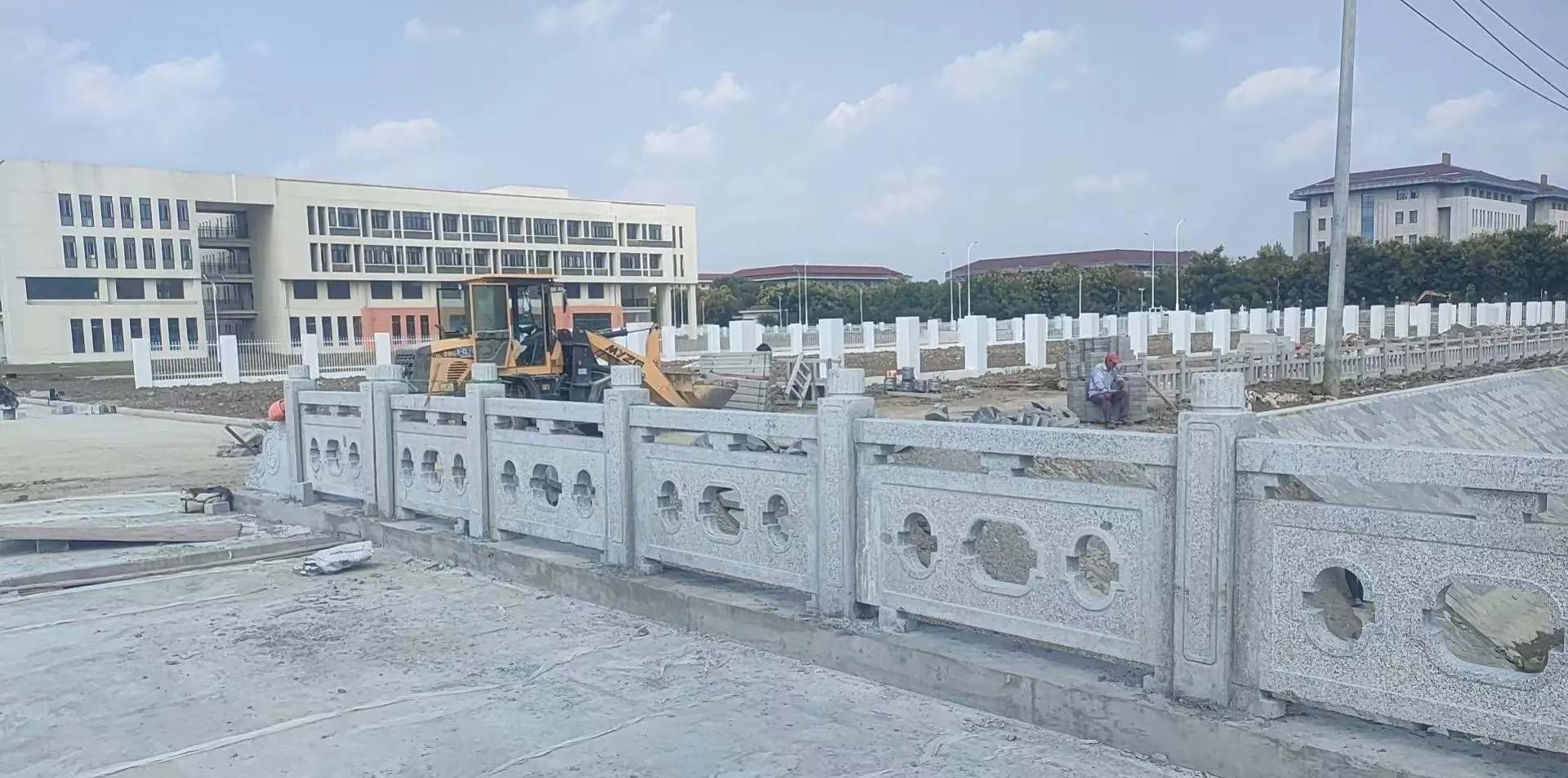 眉山 白麻花岗岩荔枝面河道栏杆