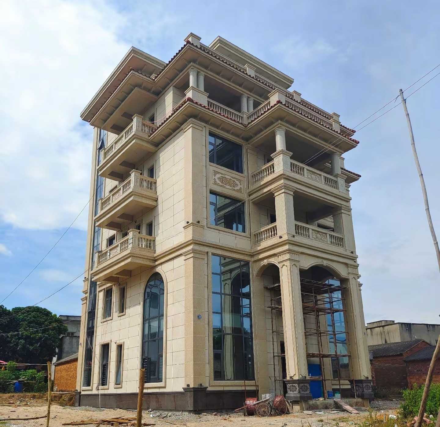 眉山 黄金麻花岗岩石材别墅外墙干挂搭配（雕花栏杆花瓶柱门楼罗马柱）