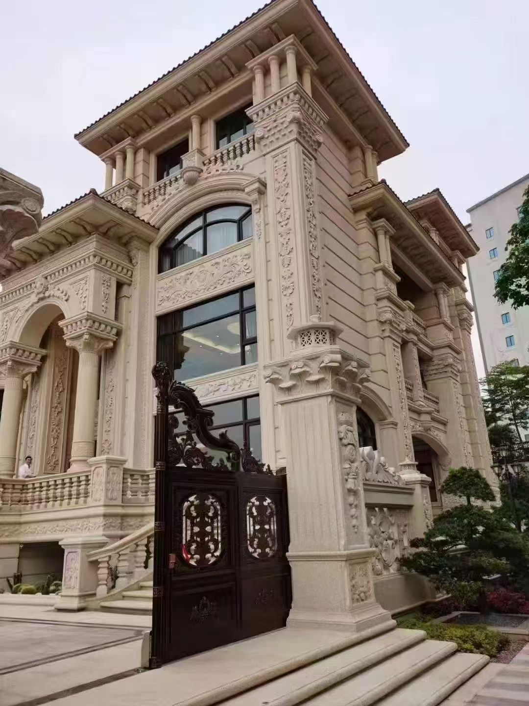 眉山 黄金麻花岗岩别墅外墙干挂效果展示