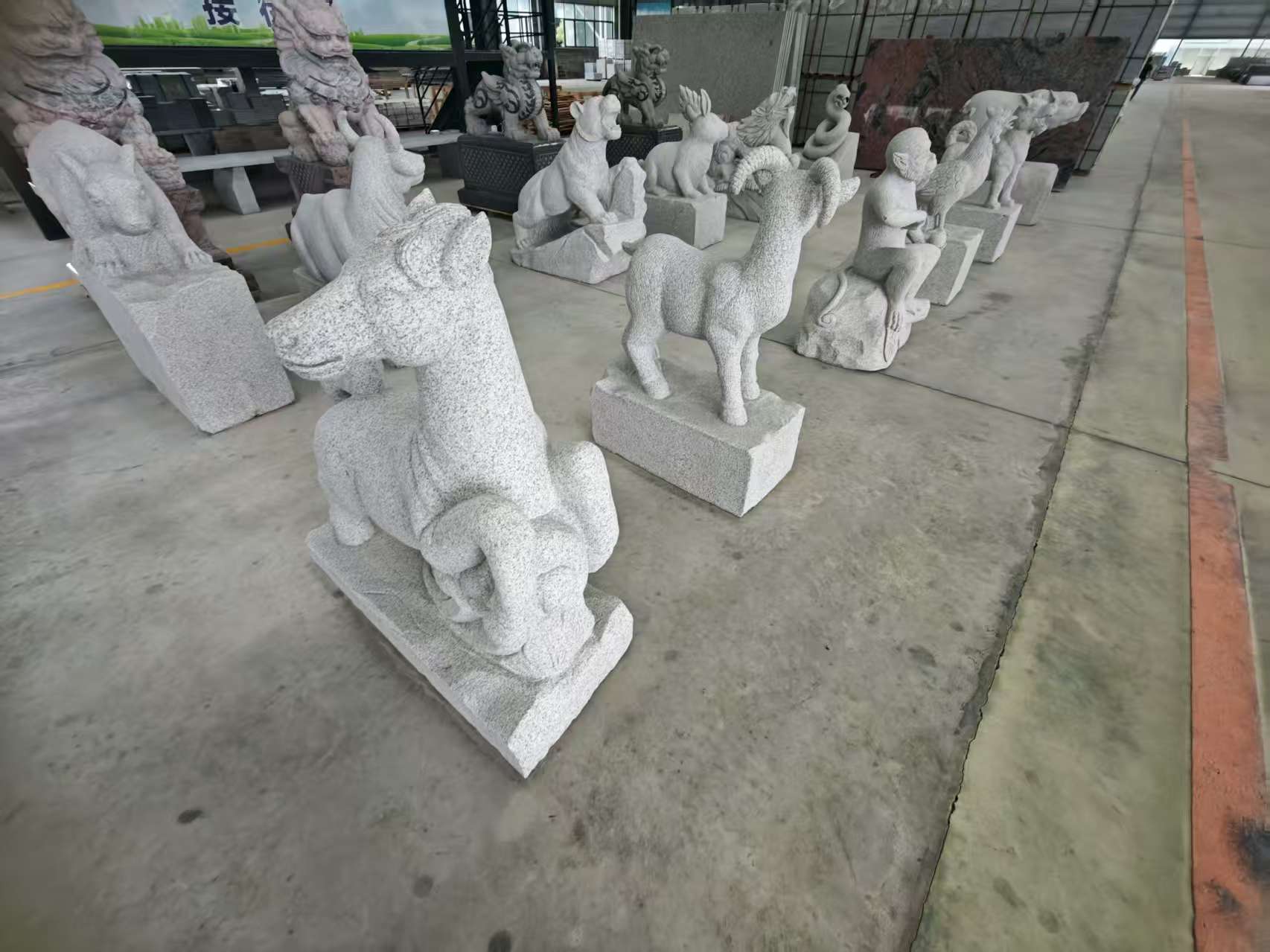 眉山 芝麻白花岗岩造型立体雕刻——十二生肖