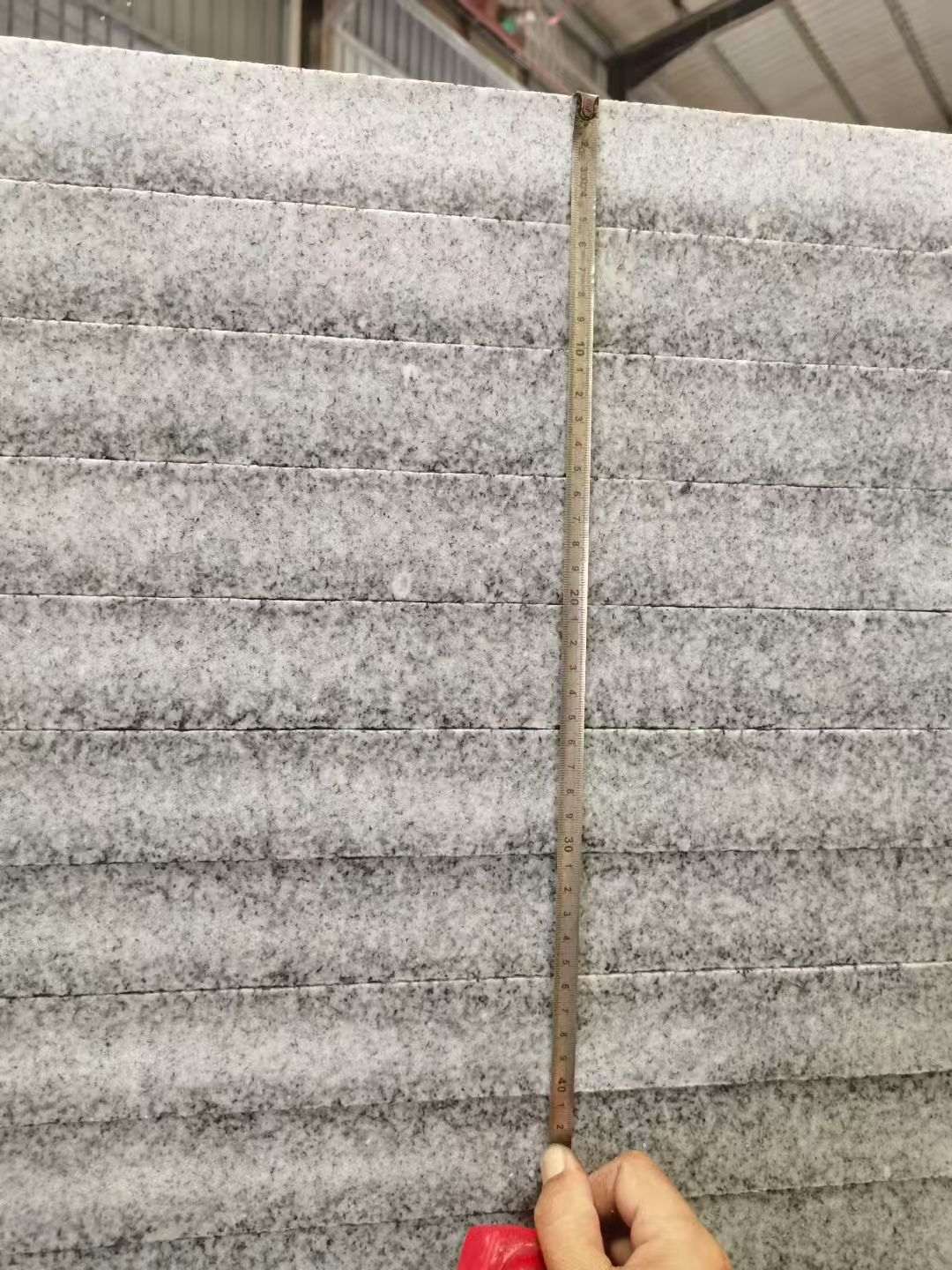 眉山 芝麻白火烧成品厚薄均匀，B料价格接近A料质量