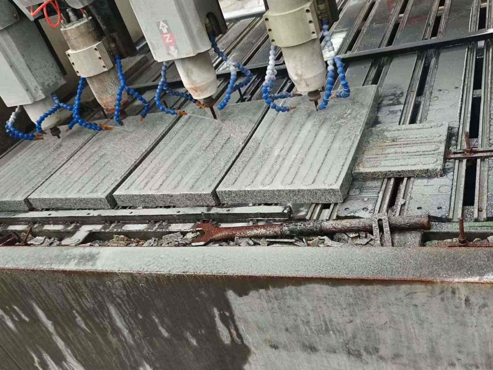 眉山 芝麻白花岗岩荔枝面盲道雕刻