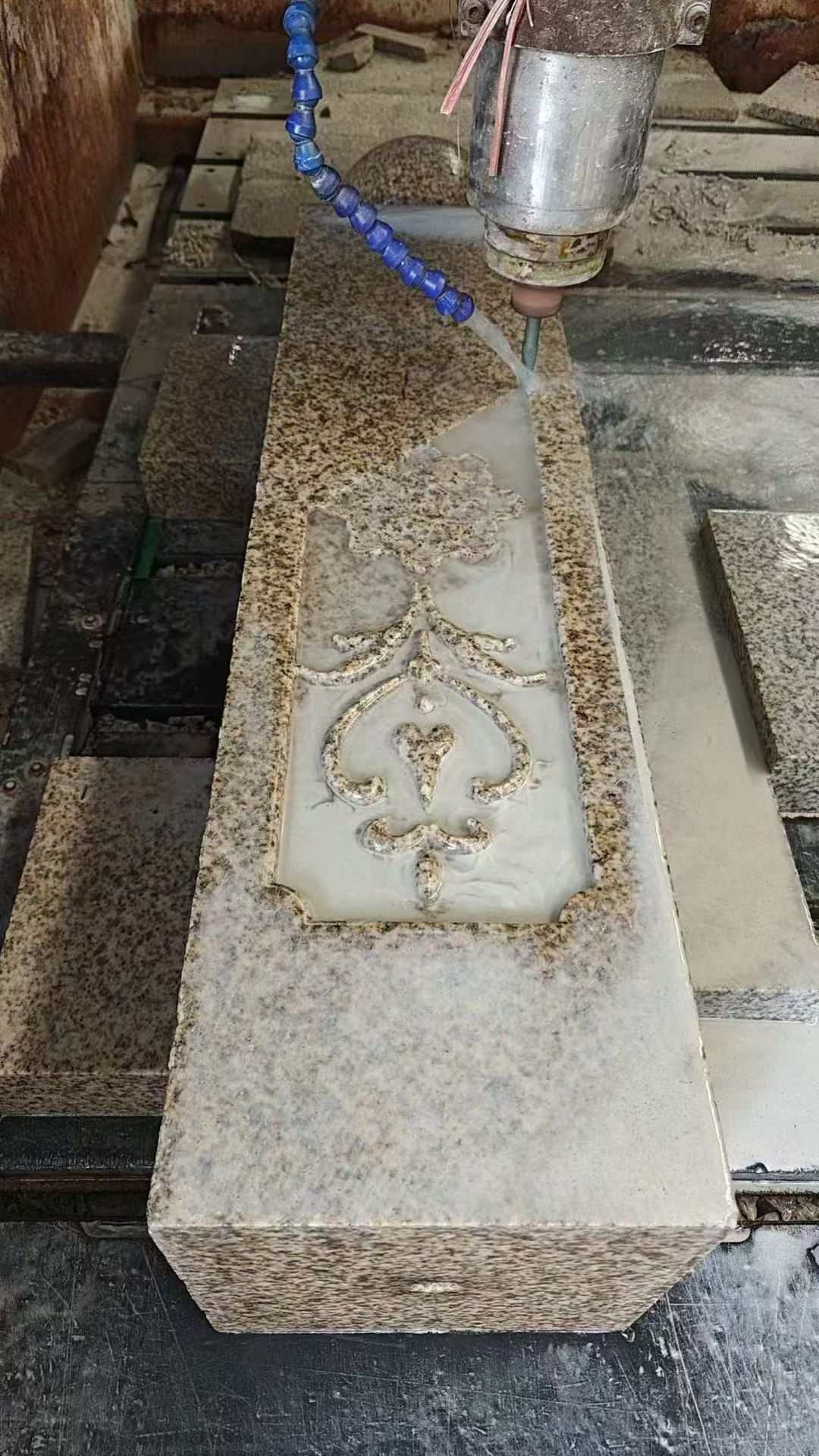 眉山 黄金麻花岗岩异形加工雕刻栏杆大柱