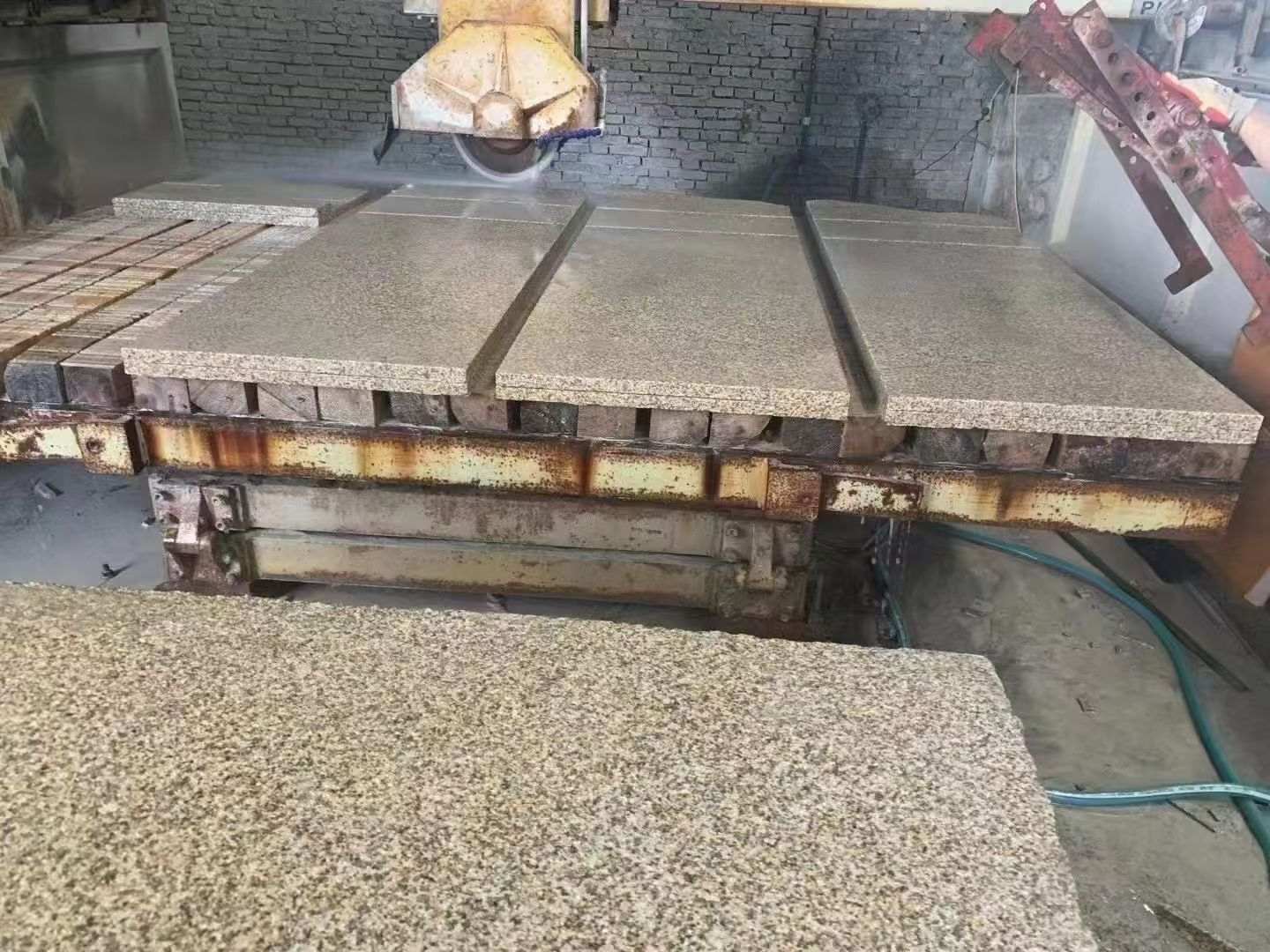 眉山 黄金麻荔枝面成品板加工