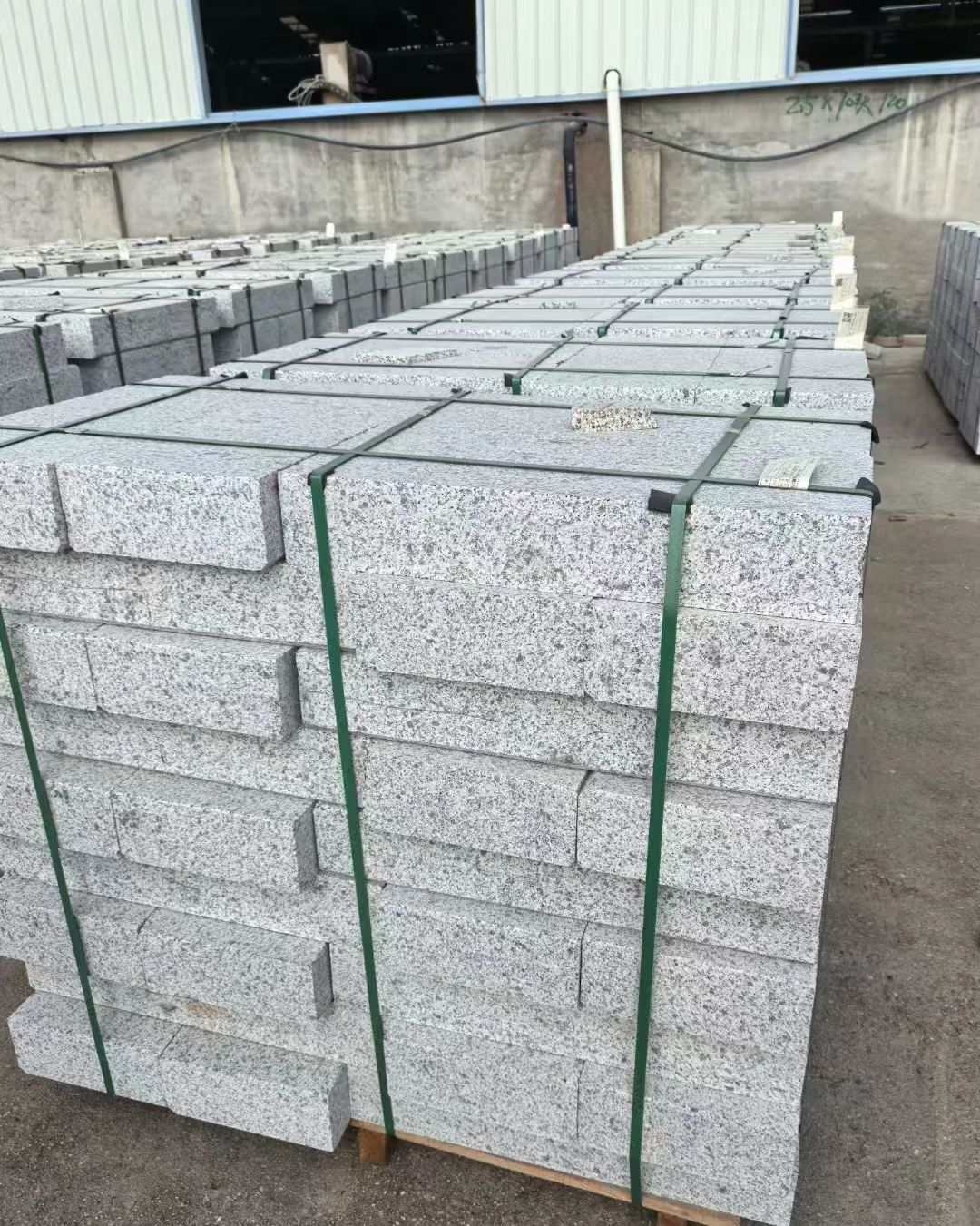 眉山 白麻花岗岩路沿石，弧形路沿石，道牙石，马路牙子，界石，路缘石，平沿石，直岩石，平缘石等