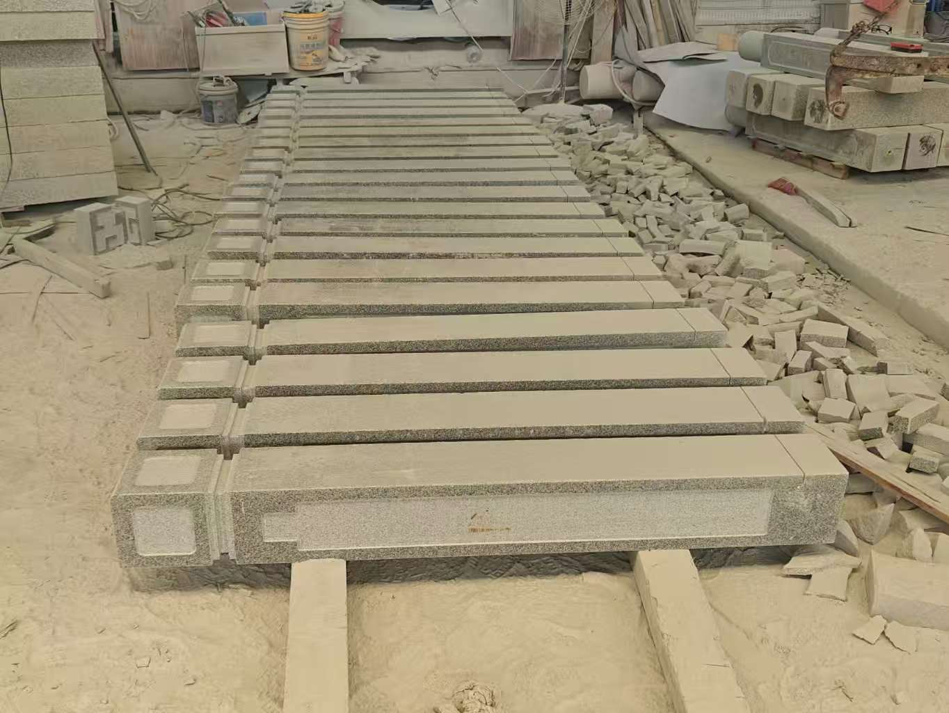 眉山 芝麻白异形加工雕刻-栏杆大柱，方柱